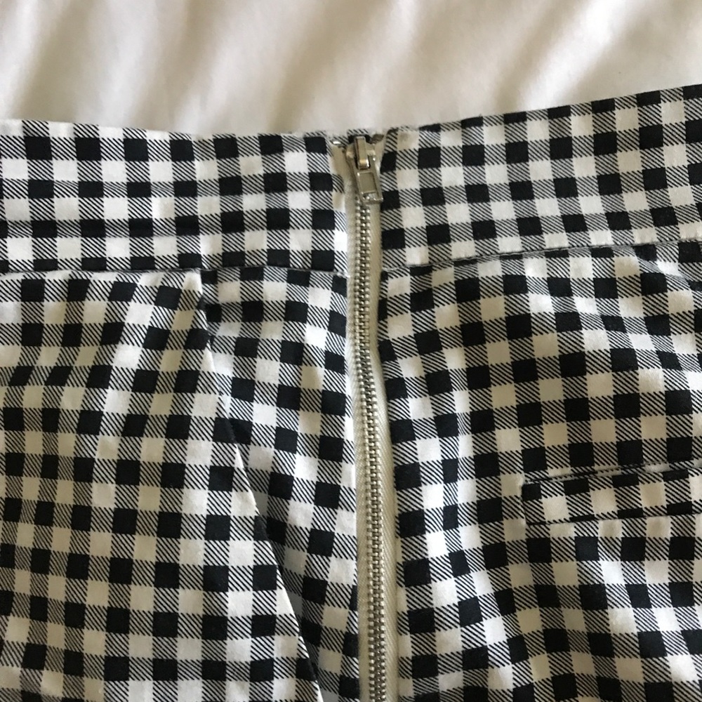 pleated high waisted gingham checked shorts! - Picture 5 of 6